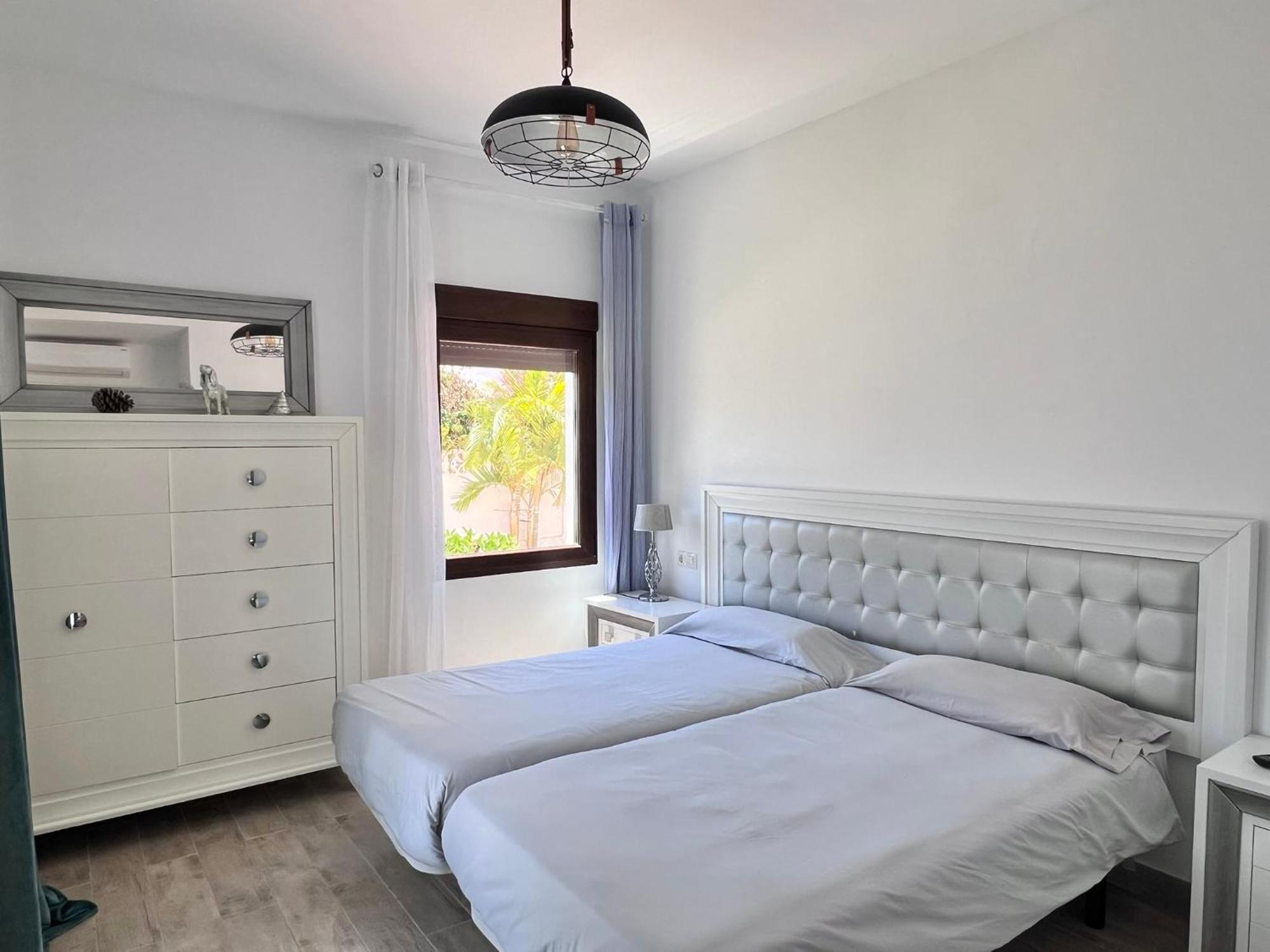 Pirata Bungalow Sea Front Estepona Dış mekan fotoğraf