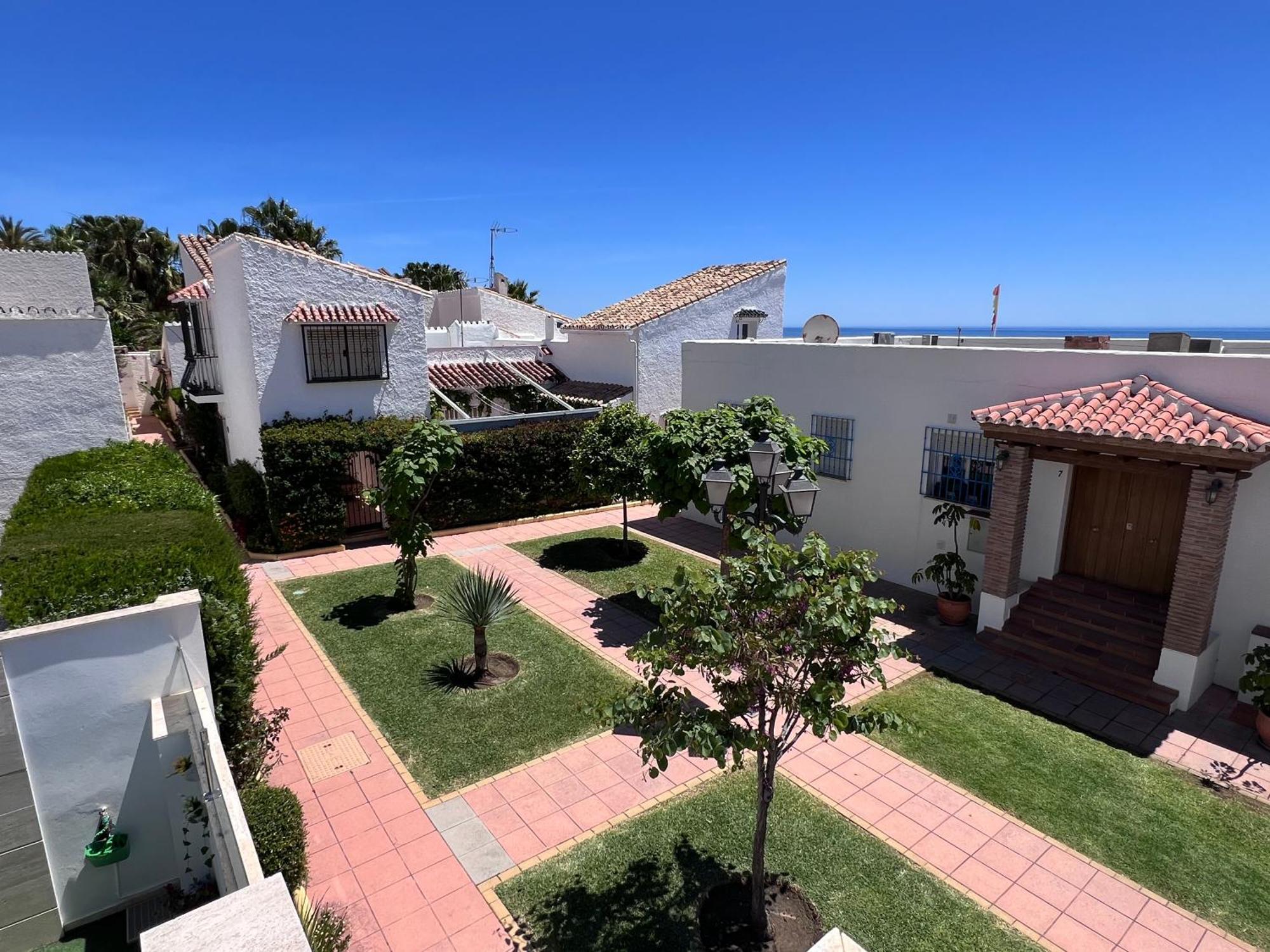 Pirata Bungalow Sea Front Estepona Dış mekan fotoğraf